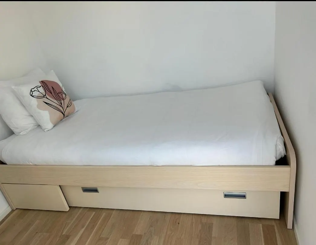 New Spacious Two Bedroom Center With Parking, Near Public Transport Люксембург Апартаменты